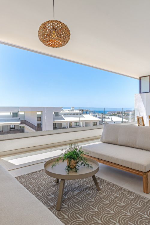 Contemporary Apartment with Exceptional Outdoor Space in Lomas del Higuerón