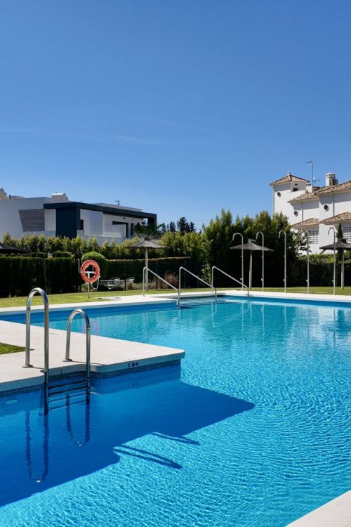 Half Vrijstaande woning te koop in Oasis22, Estepona Oost