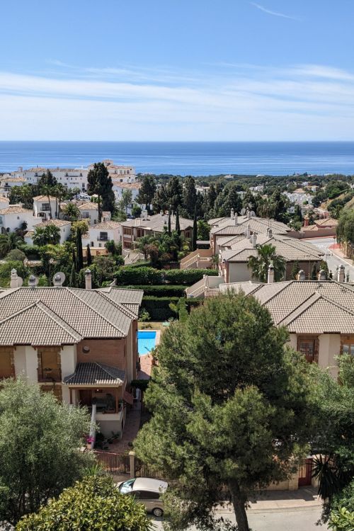 Ático dúplex con las vistas panorámicas al mar más bonitas de Calahonda.