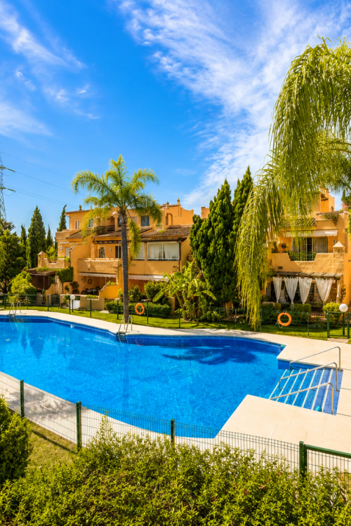 Exclusive Corner Townhouse in Oasis de Nagüeles – Marbella’s Prestigious Golden Mile