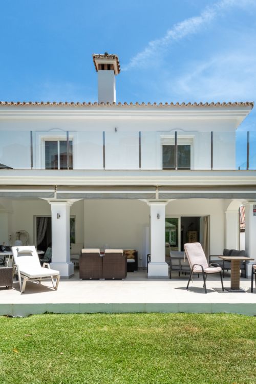 Pretty Villa in a Boutique Community in Monte Biarritz, East Estepona