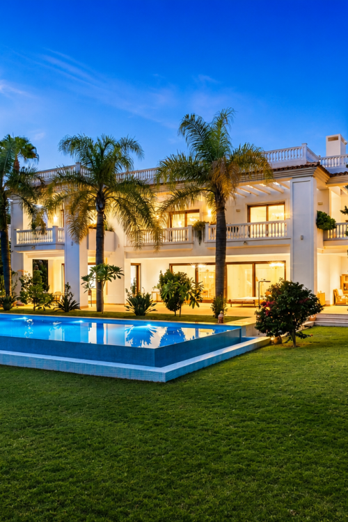 Exceptional Beachside Villa in Guadalmina Baja