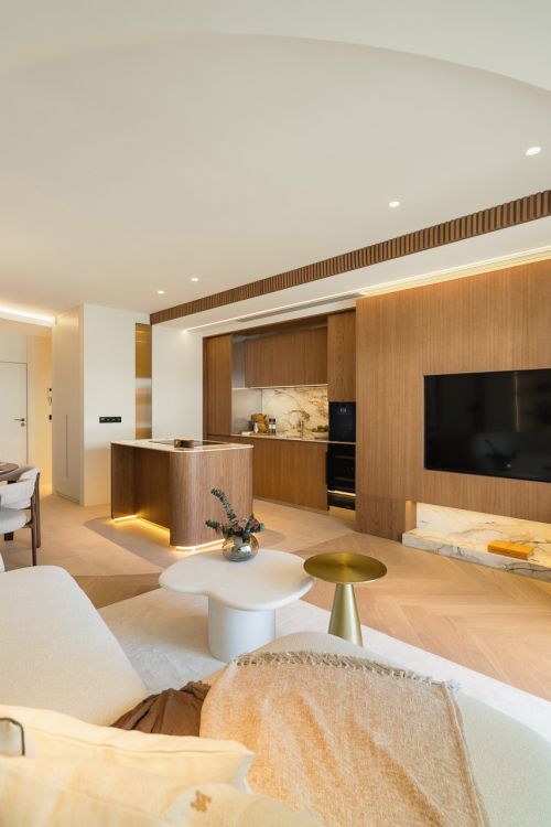 Exceptional Fully Refurbished 3-Bedroom Apartment on Marbella Golden Mile with Panoramic Sea Views
