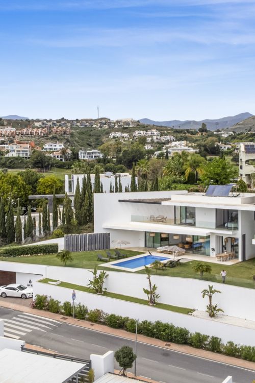 Villa en venta en La Alqueria, Benahavis