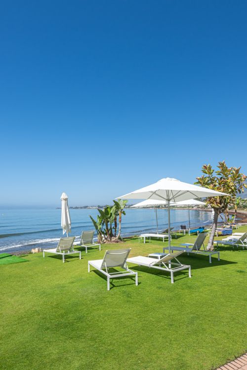APARTAMENTO EN PRIMERA LÍNEA DE PLAYA - CABO BERMEJO - ESTEPONA