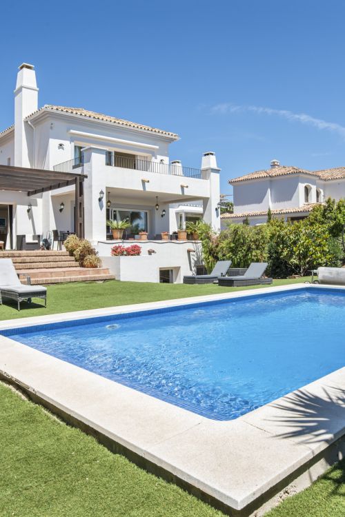 Villa en venta en Chullera, Manilva