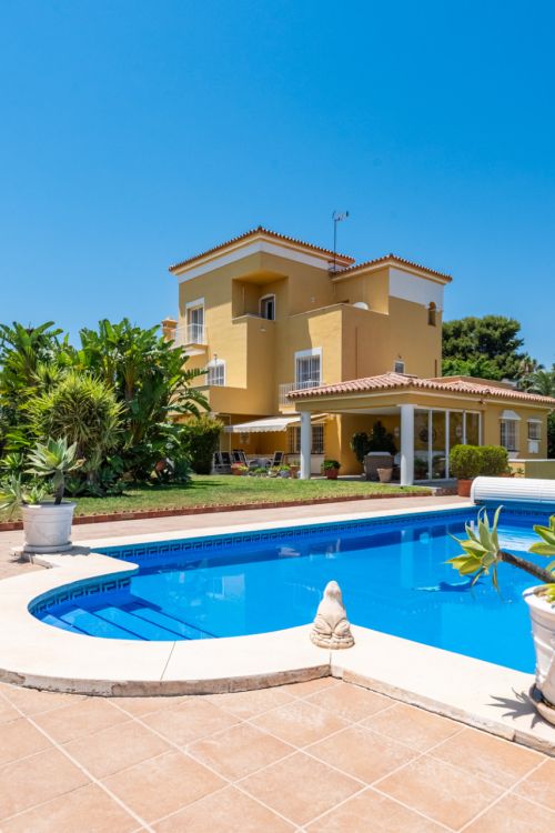 Panoramic Sea View Villa for Sale Next to Atalaya Golf – GREAT OPPORTUNITY