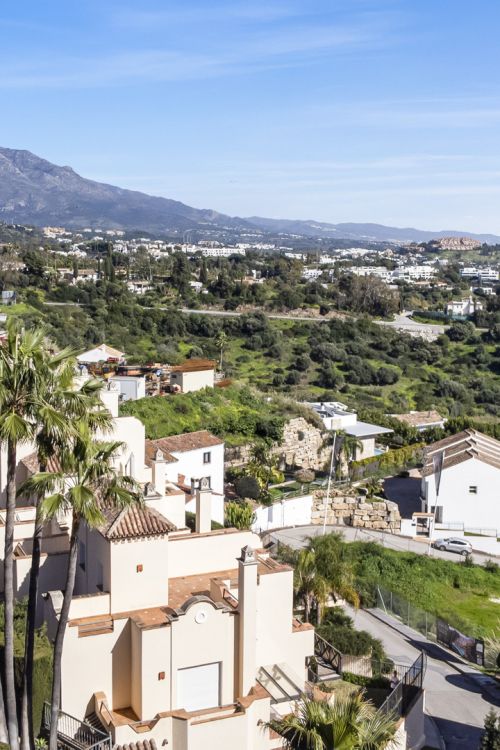 Penthouse for sale in Puerto del Almendro, Benahavis