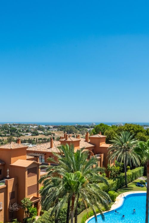 Single-Level Luxury Penthouse with Unrivalled Panoramic Sea and Coastline Views
