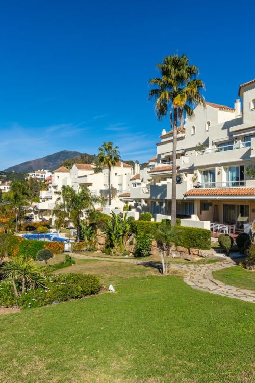 Apartamento en venta en Puerto del Almendro, Benahavis