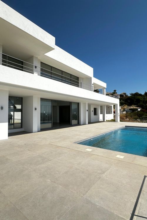 Villa en venta en Los Arqueros, Benahavis