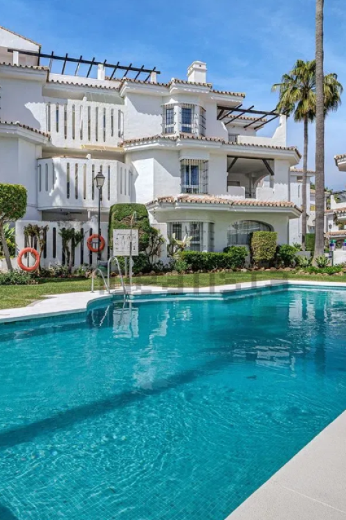 Ático dúplex con licencia turística en Los Naranjos de Marbella, Nueva Andalucía