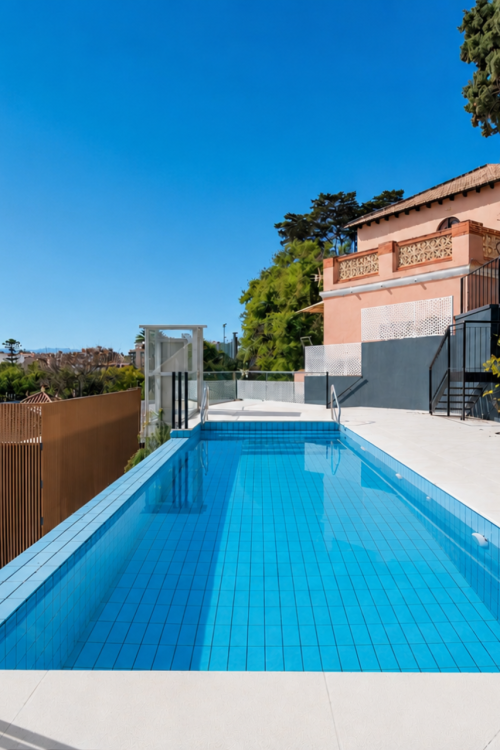 Presentamos un exclusivo estudio con baño completo, ubicado en una de las promociones más prestigiosas de Málaga.