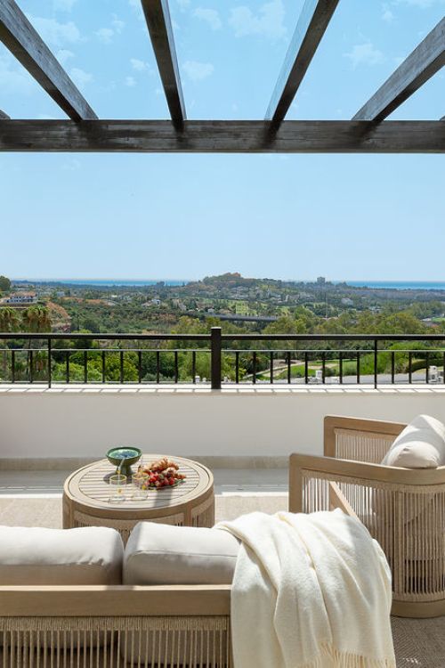 Beautifully renovated three-bedroom penthouse