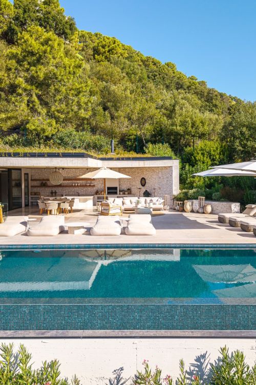 Villa Gaia - Architecture in conversation with the landscape