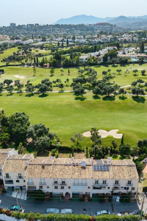 Adosado en venta en Nueva Andalucia, Marbella