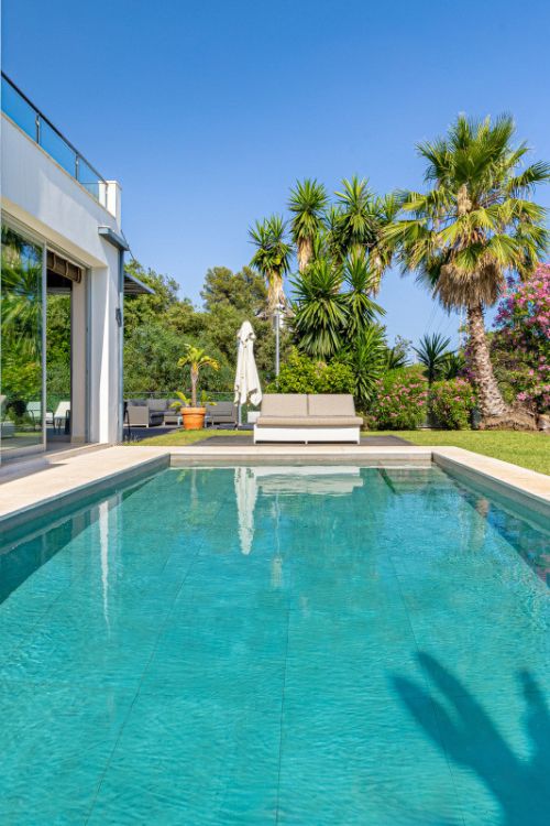 Villa for sale in El Rosario, Marbella East
