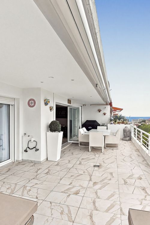 Beautiful 3-Bedroom Top Floor Apartment with Golf, Sea & Mountain Views – Golf Resort Torrequebrada