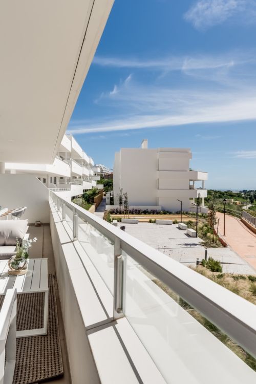 Contemporary 2-Bedroom Apartment in Oceana Gardens, Cancelada
