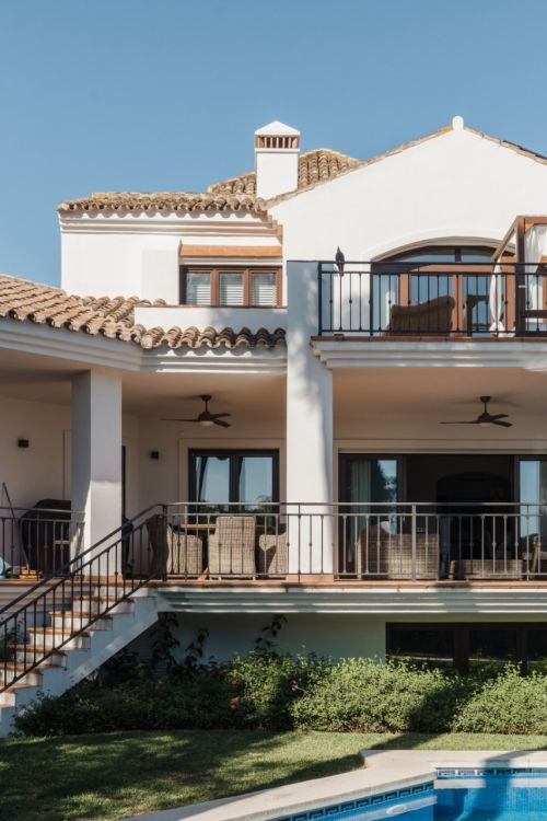 Villa for sale in El Rosario, Marbella East