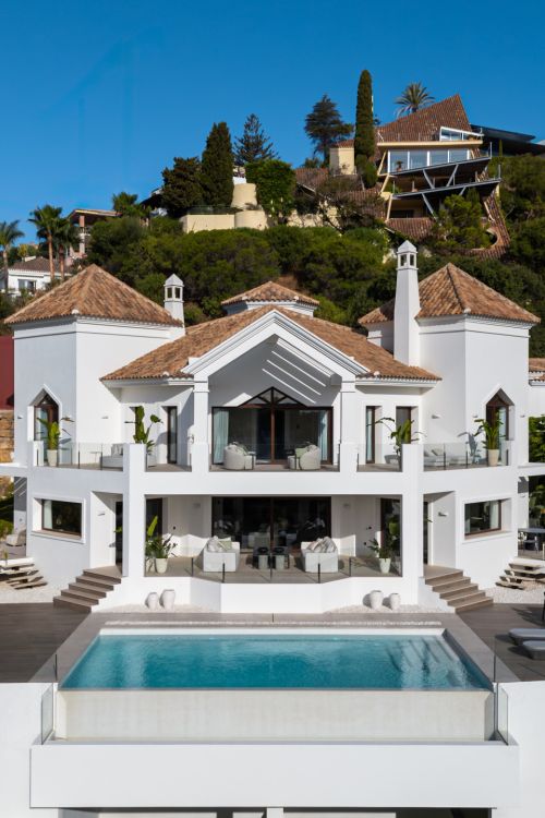 Newly Built Villa in El Herrojo, Benahavís