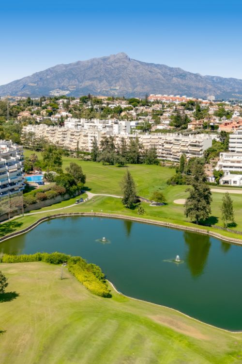 Mooi appartement met twee slaapkamers gelegen in Campos de Guadalmina, Guadalmina Alta