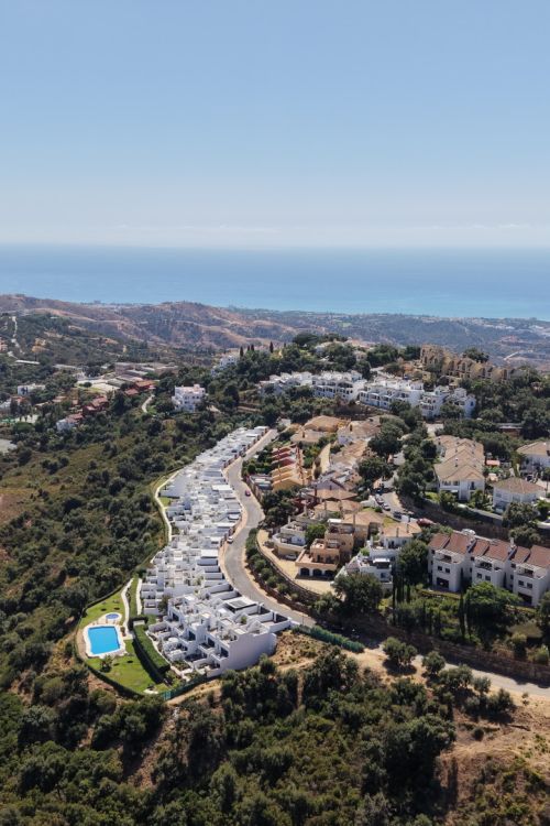 Half Vrijstaande woning te koop in La Mairena, Marbella Oost