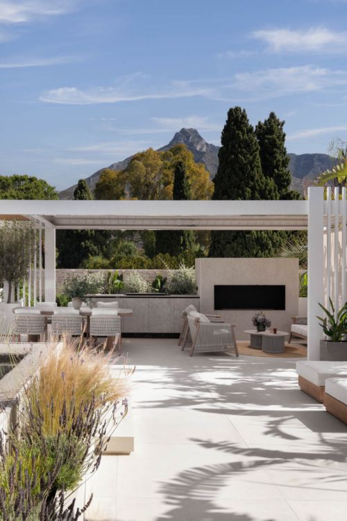 Beautifully Renovated Duplex Penthouse with 105 m² Private Rooftop