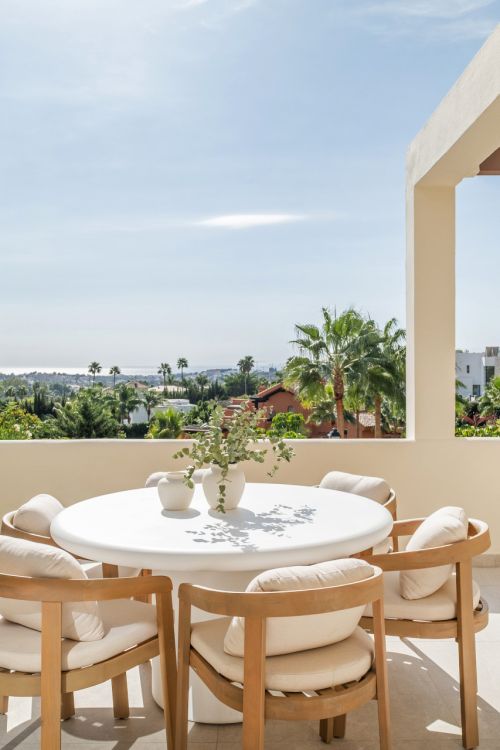 Fully Renovated 3-Bed | South-Facing | Panoramic Sea Views