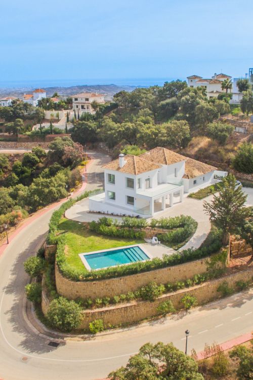 Villa en venta en La Mairena, Marbella Este