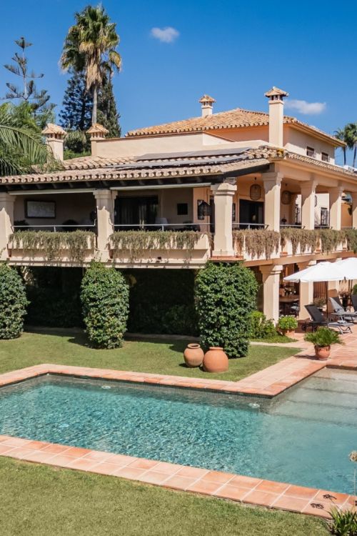Villa en venta en Los Monteros Playa, Marbella Este