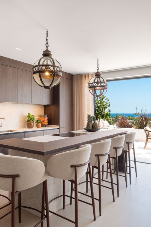 Elegant Renovated Apartment with Panoramic Sea Views in Marbella’s Golden Mile